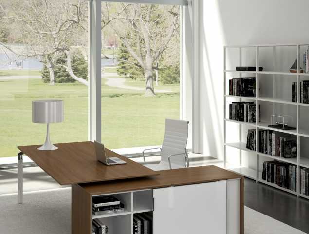 קולקציה אקסקלוסיבית וקלאסית Abot Office שמשתלבת בצורה מושלמת במשרד המודרני.
פתרונות ההובלה והסתרת הכבלים כבר מובנים בתוך השולחן, עם שימוש באחוז גבוה ככל האפשר בחומרים הניתנים למחזור.