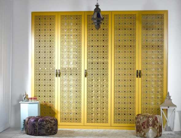 ארון דלתות משרביה צהוב
