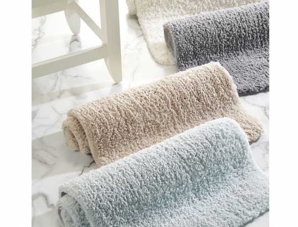 שטיחי אמבטיה במגוון צבעים