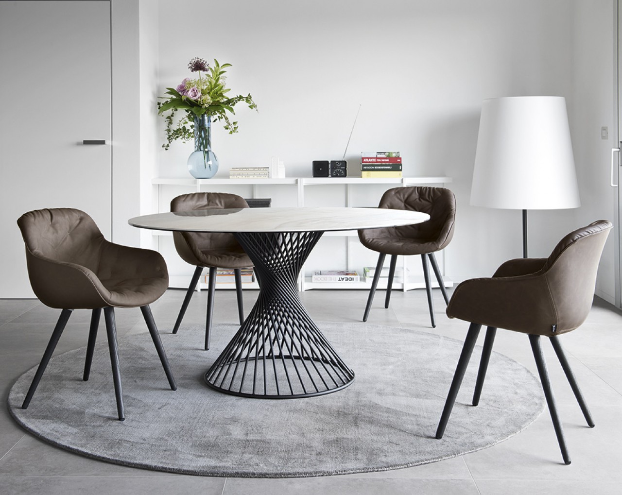 Стул halmar k201, желтый. Стул обеденный круглый. Стул обеденный круглый. Стол signal mosso ii, белый / дуб, 100x100. Столы и стулья для кухни.